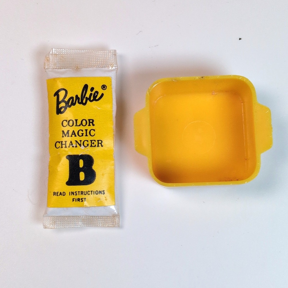 Vtg 60s Barbie Color Magic Changer Packet B and Yellow Mixing Bowl Dish 1966